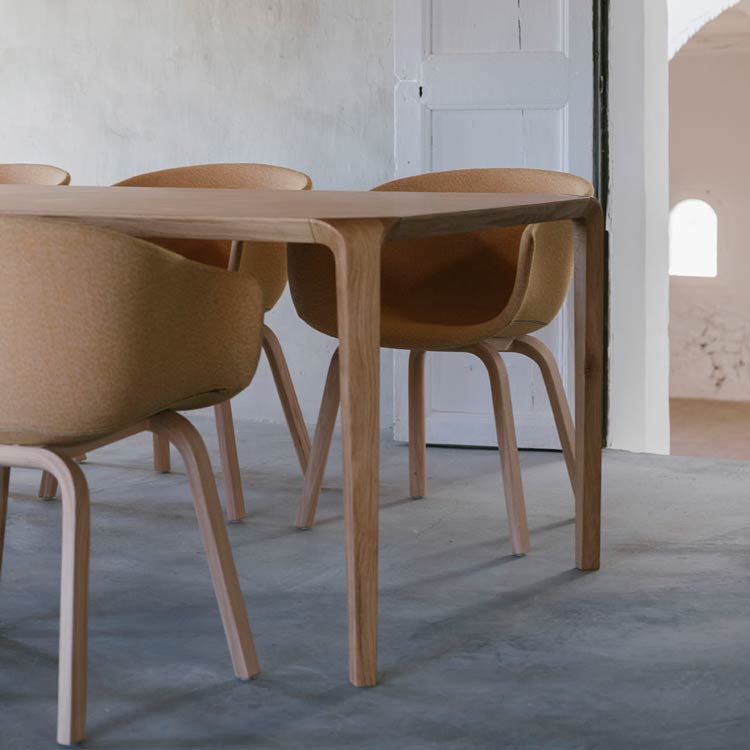 Punto Dining Table