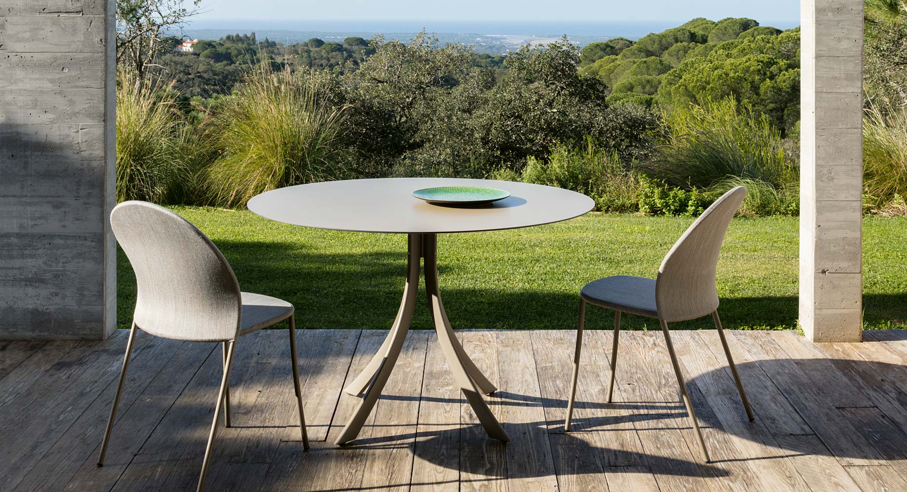 Falcata Exterior Dining Table by Expormim