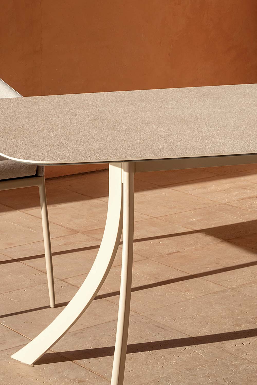 Falcata Exterior Dining Table by Expormim