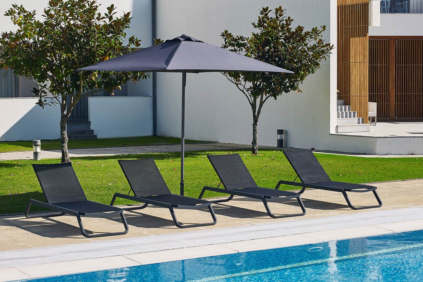 Vila sun bed at Casa e Jardim