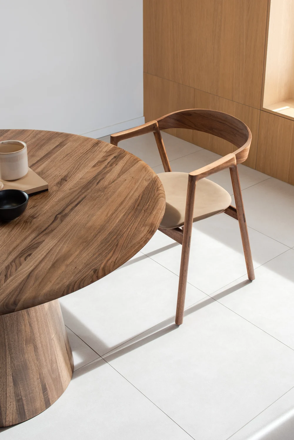 Mushroom Dining table by Gazzda