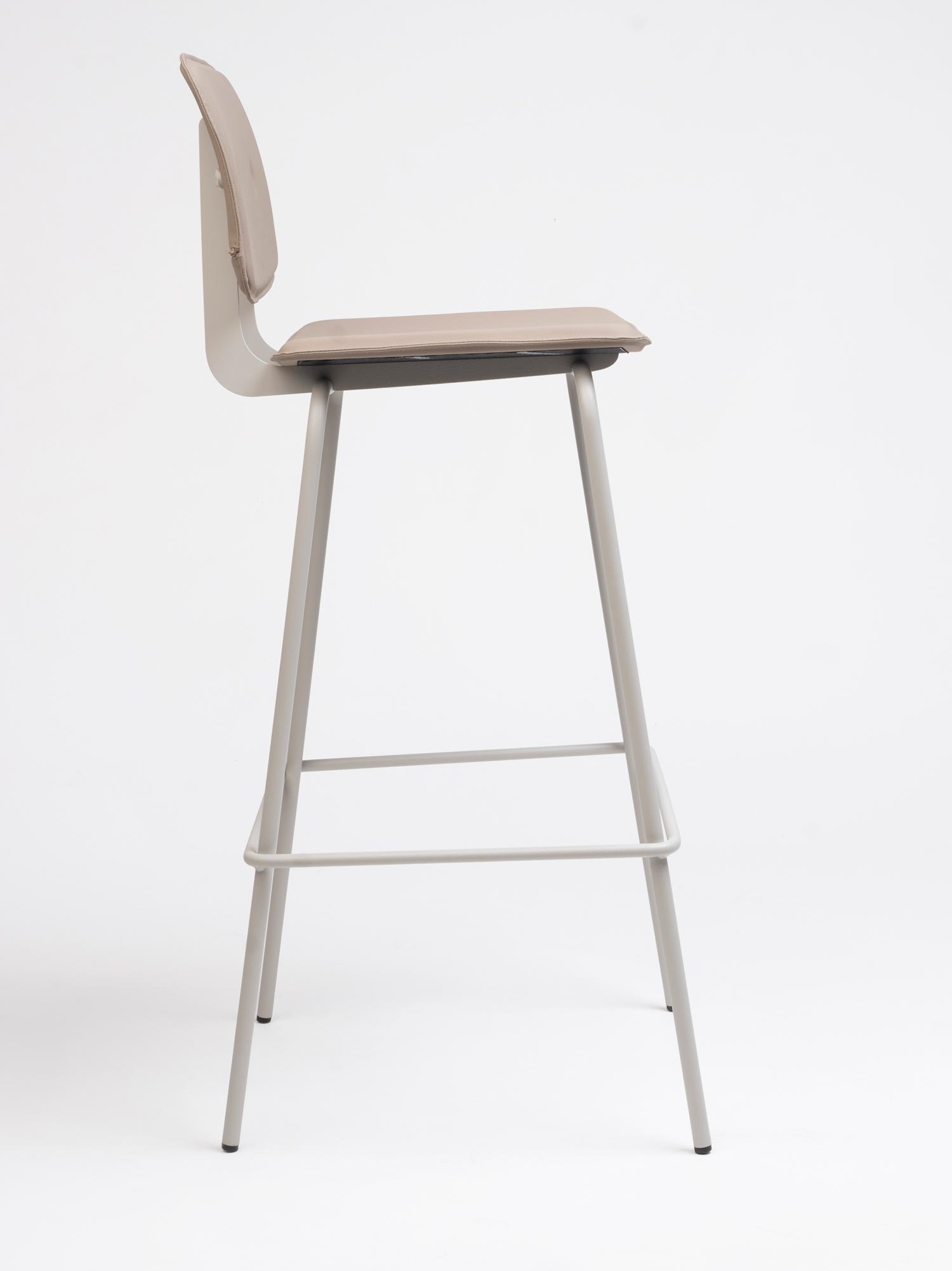 Don Bar Stool by Ondarrreta at Casa e Jardim