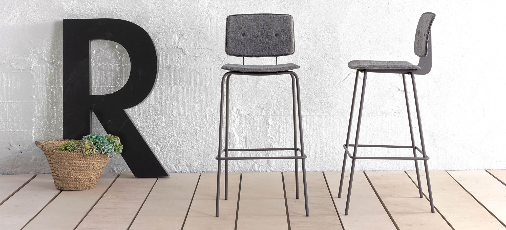 Don Bar Stool by Ondarrreta at Casa e Jardim