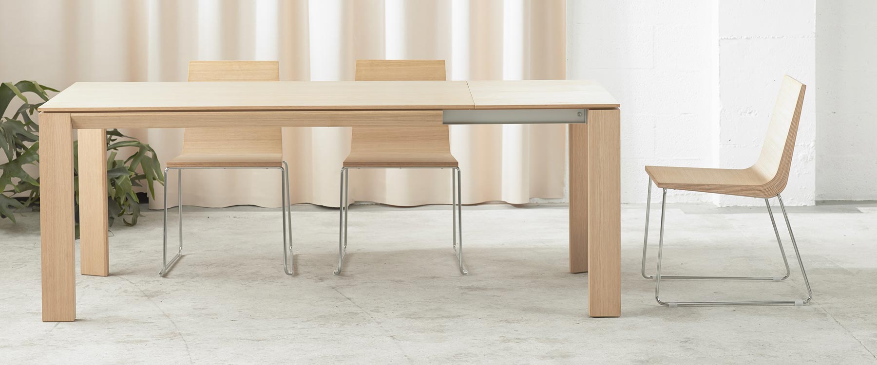 Iru Dining Table by Ondarreta