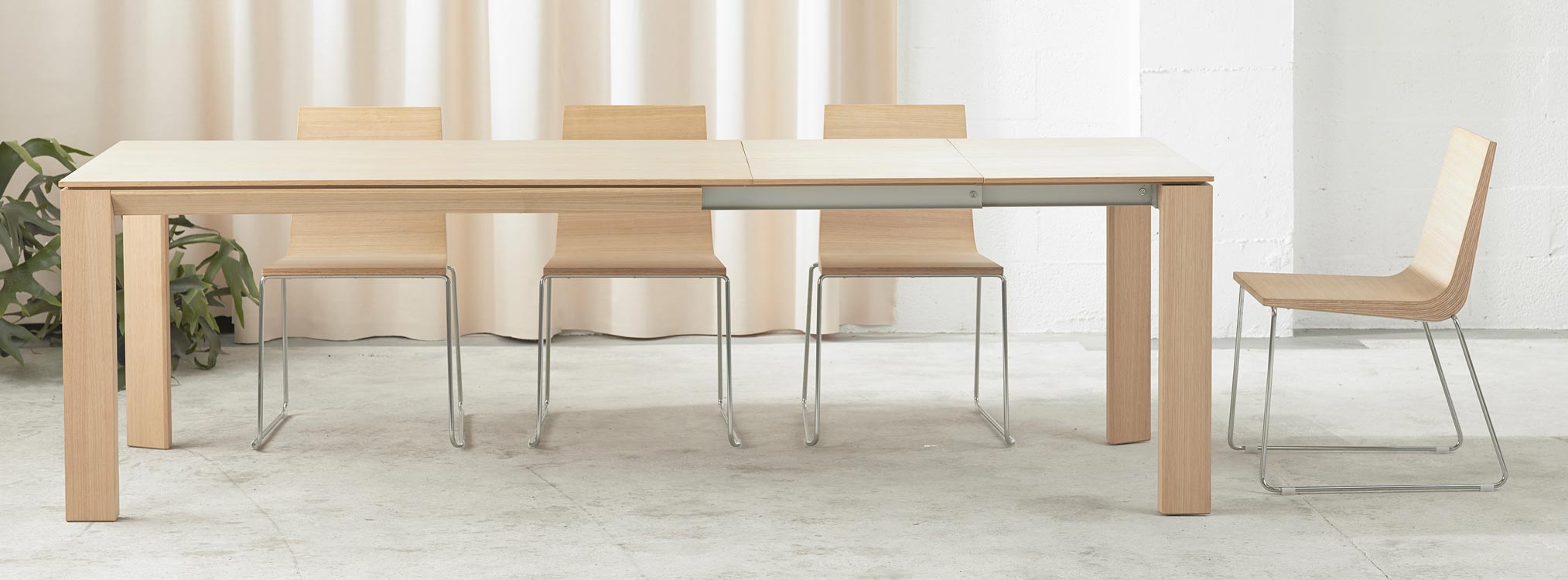 Iru Dining Table by Ondarreta