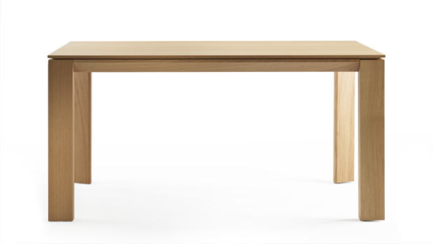 Iru Dining Table