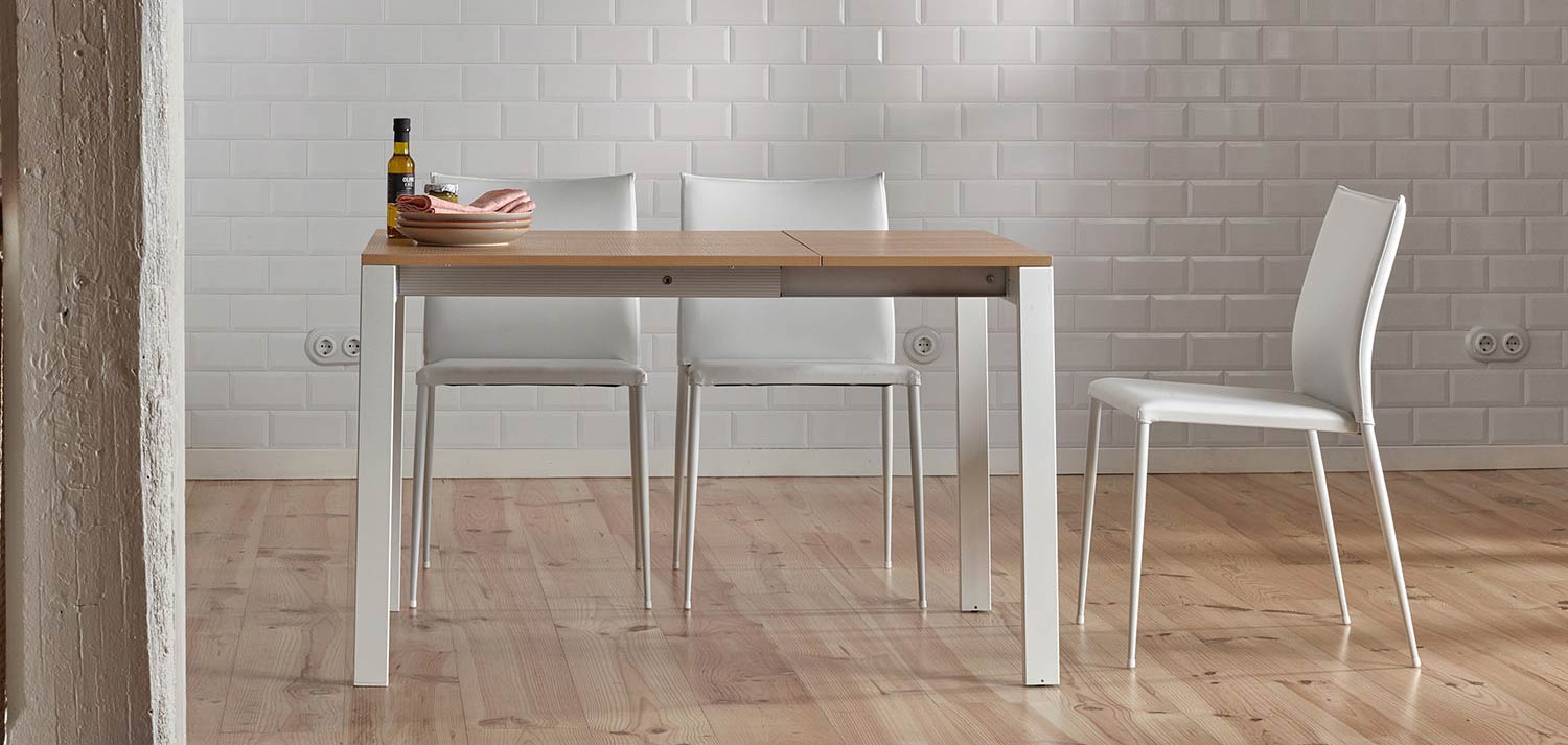 Punto Dining Table