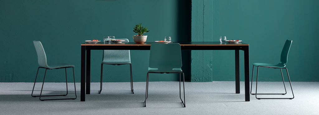 Punto Dining Table