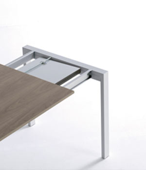 Punto Dining Table
