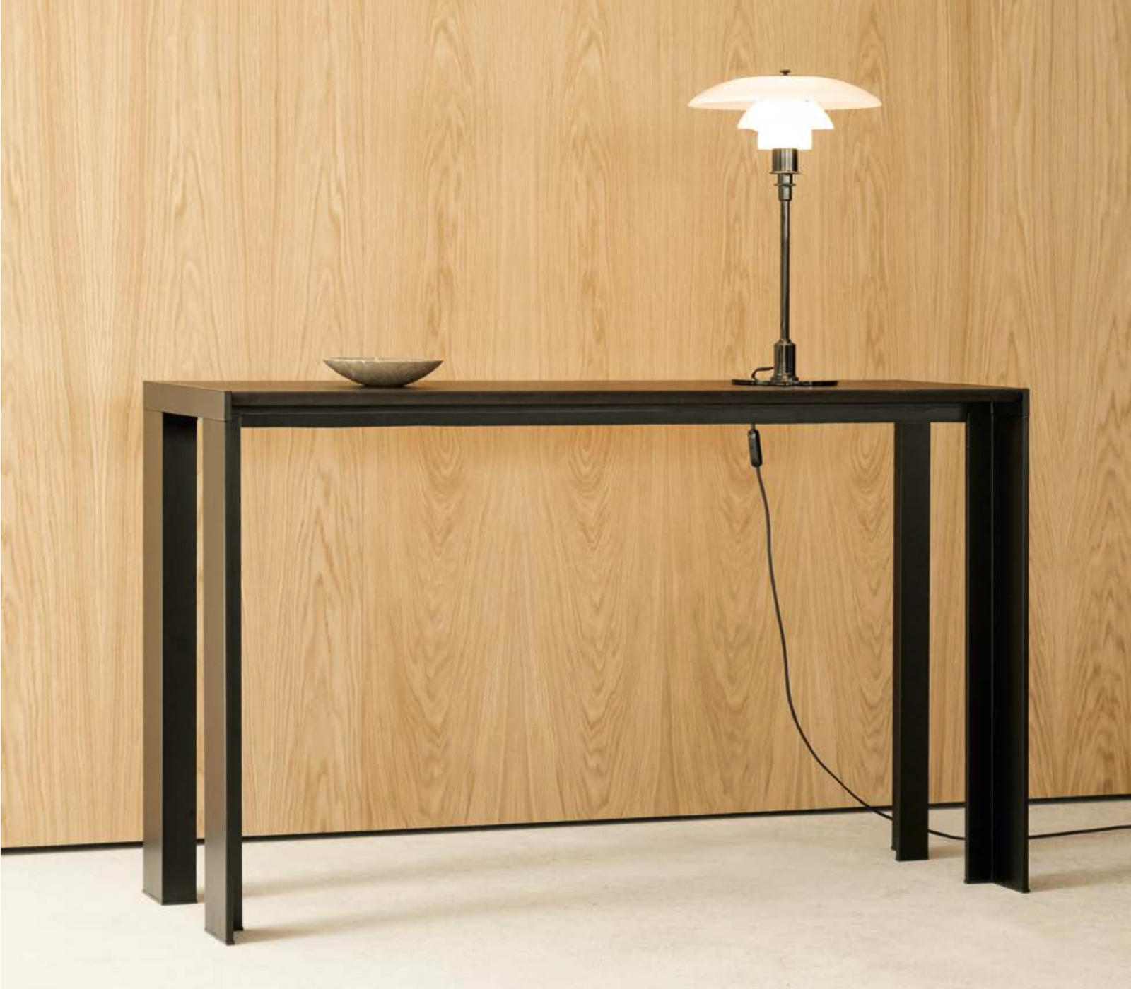 Deneb console by Stua