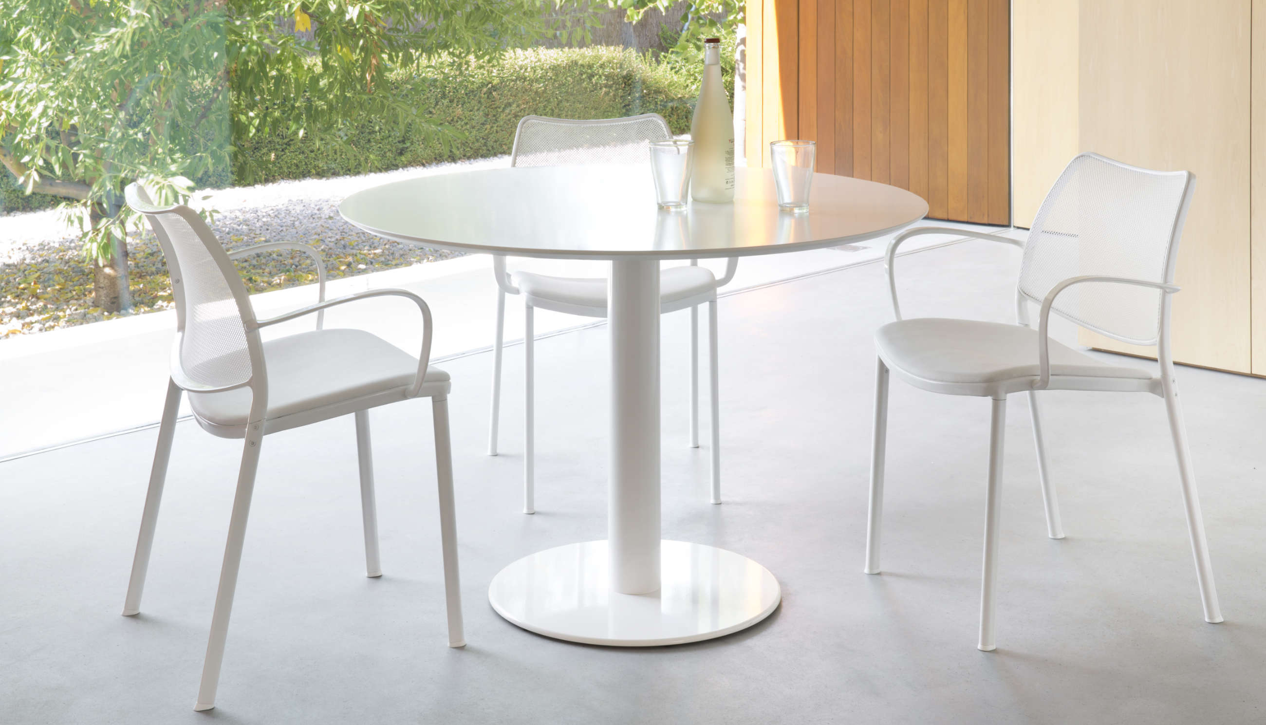 Zero Dining Table by Stua