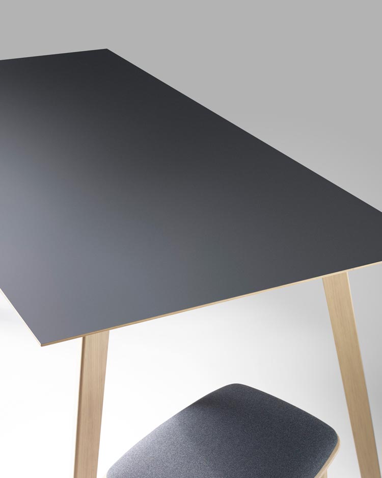 Aise Dining table by Treku