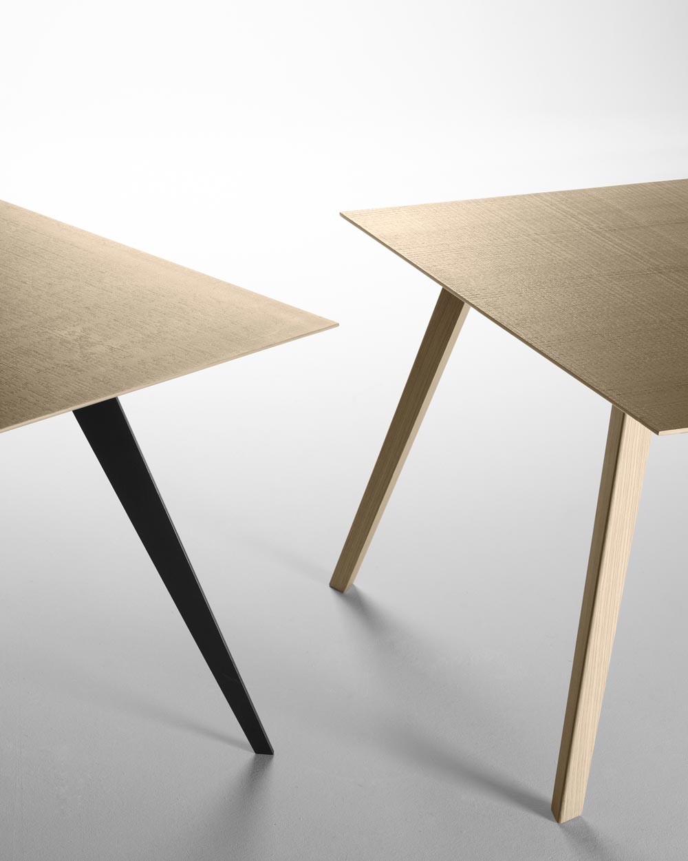 Aise Dining table by Treku