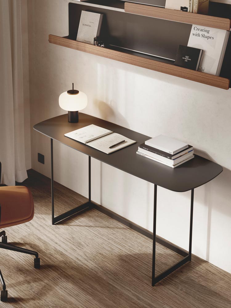 Luma Desk