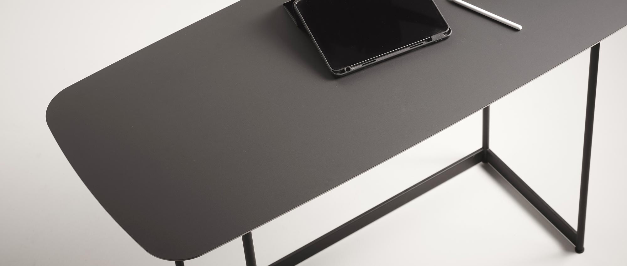 Luma Desk